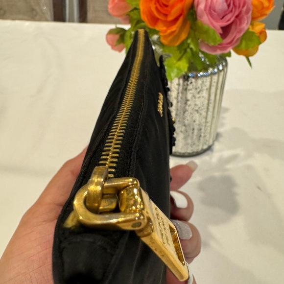Authentic Prada pouch with sequined bear design - Picture 11 of 13